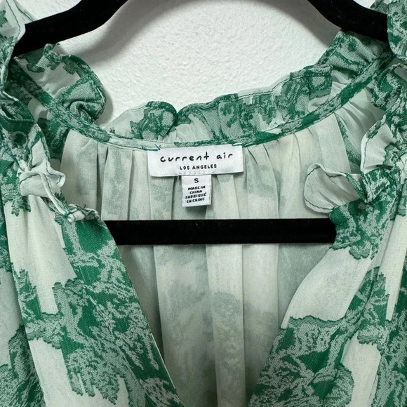 EUC Current Air Abstract Motif Floral Blouse - Ruffle V-Neck Top Shirt - Picture 7 of 7